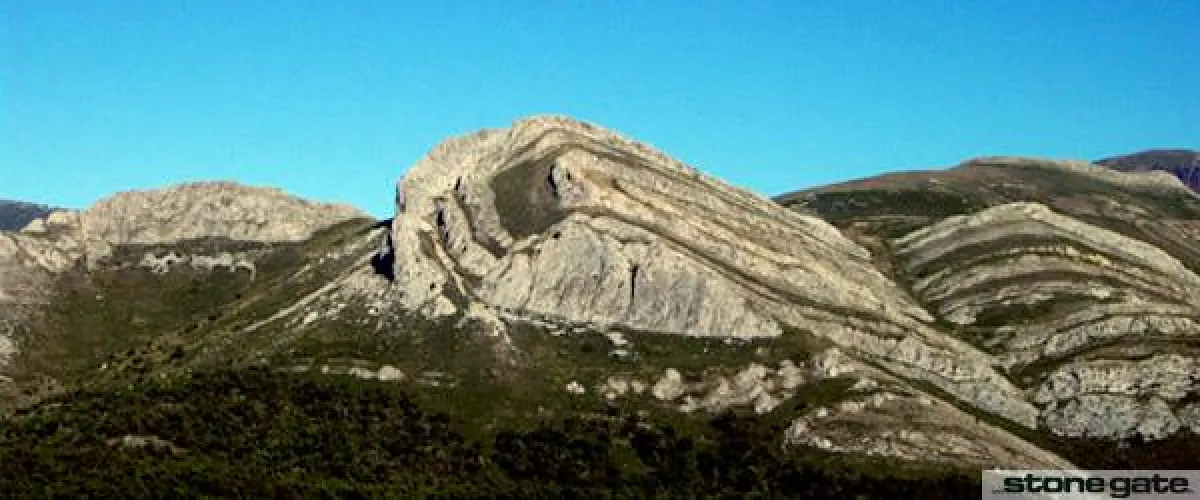 geologische Verfaltung einer Natursteinformation - Nordspanien/Kantabrien