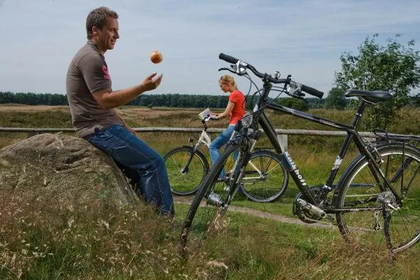 Bild: Zur Urlaubszeit das eigene Land und mehr mit E-Bikes entdecken
