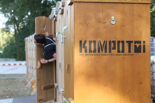 Bild: Klimacamp München setzt  ökologische Toiletten ein | Nachhaltigkeit endet nicht an der Klotür