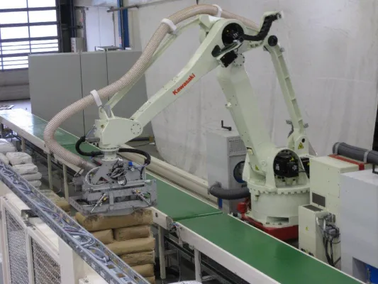 Bild: Automatisierte Depalettierung von Schüttgütern in Säcken