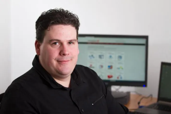 Bild: Neuer Systemadministrator verstärkt Technik-Team