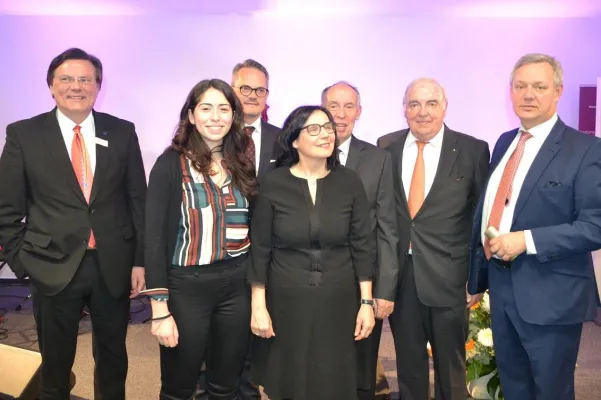 Bild: Prof. Dr. Perizat Daglioglu neue Präsidentin von Management-Hochschule - Prof. Dr. Michael Nagy verabschiedet