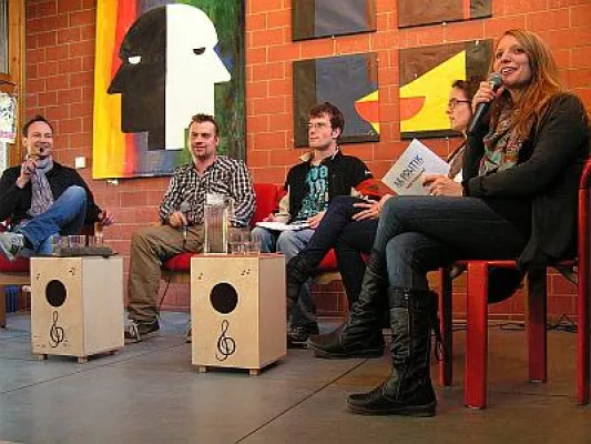 Bild: Berufs- und Lebenswege: "Ehemalige" beim Polit-Café im CJD Jugenddorf Offenburg