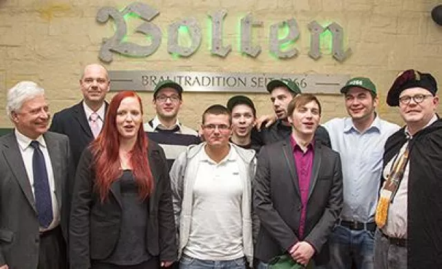 Ein Prost auf die frischgebackenen Gesellen Bild: Ein Prost auf die frischgebackenen Gesellen