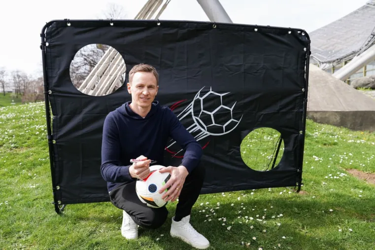 EM 2024: Jochen Breyer über Mannschaftsgeist, Turnierfavoriten und Ressourcenschutz Bild: EM 2024: Jochen Breyer über Mannschaftsgeist, Turnierfavoriten und Ressourcenschutz