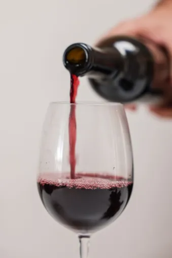 Bild: Stimmt es, dass Rotwein gesünder als Weißwein ist und wenn ja, warum?