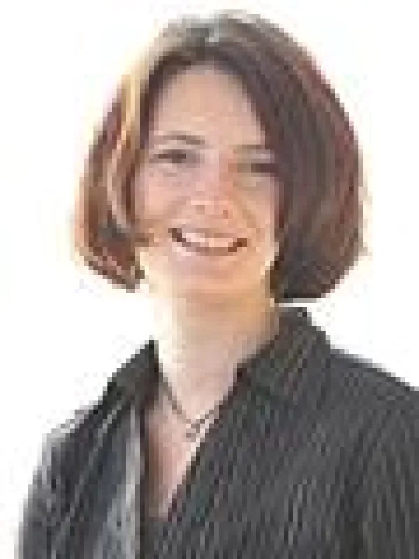 Sylvia Pietzko, Absolventin von PR PLUS, referiert beim 