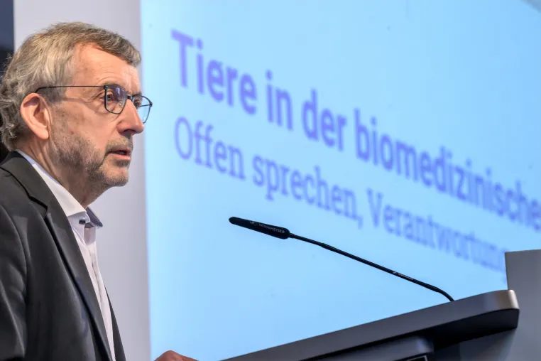 Zehn Jahre Tierversuche verstehen: Offenheit braucht Rückhalt Bild: Zehn Jahre Tierversuche verstehen: Offenheit braucht Rückhalt