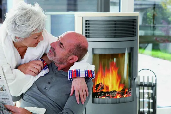 Bild: ORANIER Heiztechnik: Nachhaltig handeln - Heizen mit Sonne und Holz