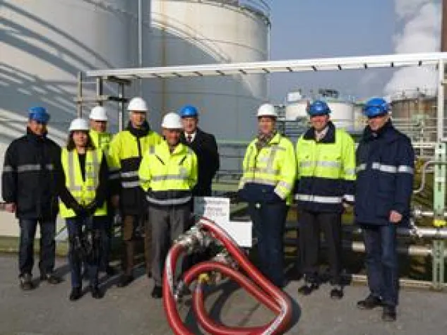 Bild: Fraport: Innovatives Logistikkonzept mit Zusatztank – Puffer für 1.300 Kubikmeter Landebahnenteiser