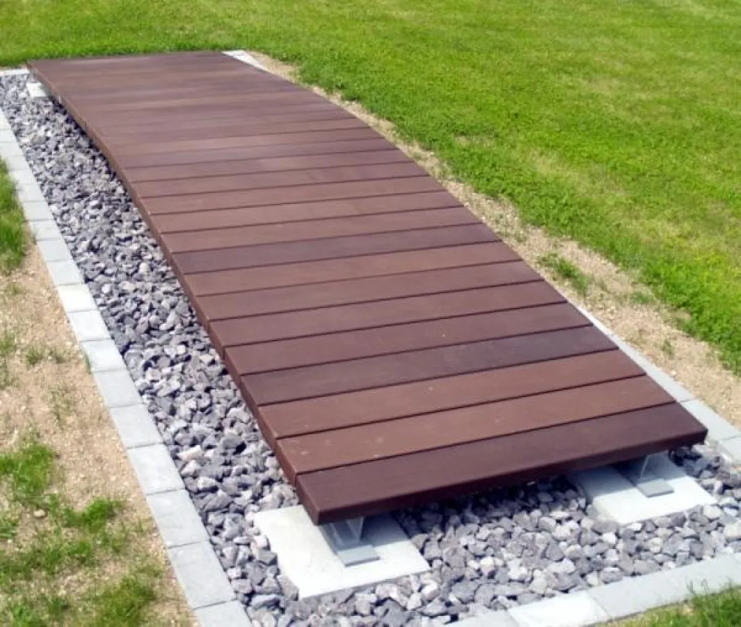 ASSYX DuroCONSTRUCT kann im GALA-Bau vielfältig als Holzersatz eingesetzt werden.