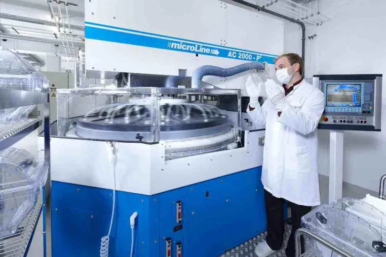 Bild: SemiQuarz Wafer präsentiert sich auf der Intersolar Europe