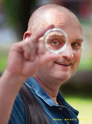 Bild: Autor Mike Gorden trifft seine Leser auf der Online-Buchmesse