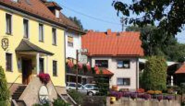 Bild: Der Gasthof zum Biber im Biosphärenreservat Rhön - das ganze Jahr eine Reise wert.