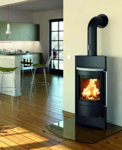 Bild: HKI: Kleine Brennstoffkunde - Clever heizen mit Holz, Pellets, Briketts & Co.