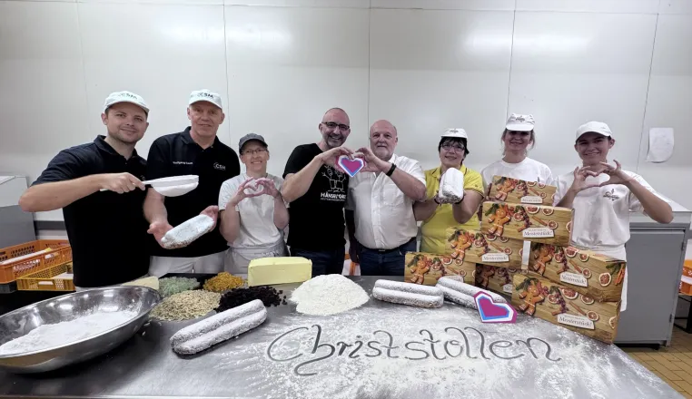 Bild: Es weihnachtet wieder - 7.500 Euro Reinerlös mit leckeren Christstollen aus Waldbronn