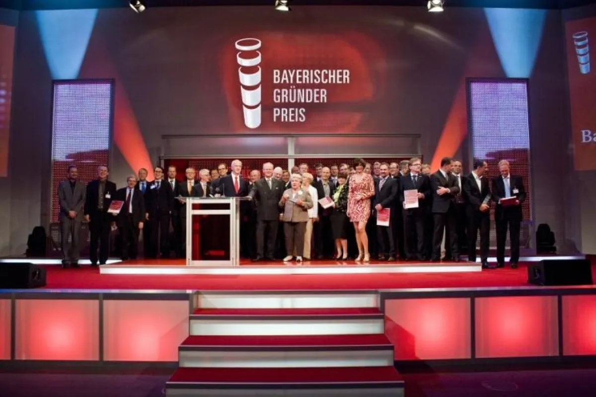 Schlussbild Verleihung Bayerischer Gründerpreis