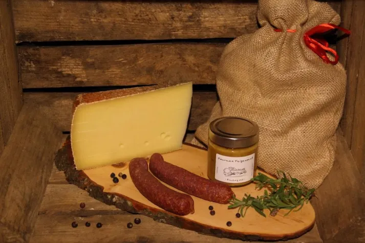 Bild: Käse Glückler startet mit Gourmet Sackerl in die Weihnachtssaison