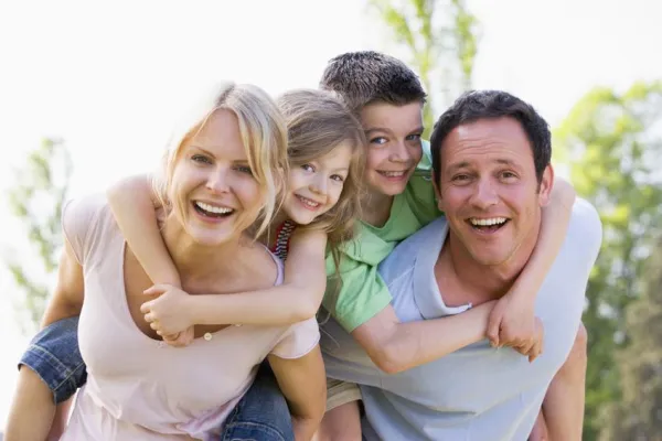 Das Regionale Bündnis für Familie ermöglicht die Schaffung neuer Ausbildungsplätze für Alleinerziehende Bild: Das Regionale Bündnis für Familie ermöglicht die Schaffung neuer Ausbildungsplätze für Alleinerziehende