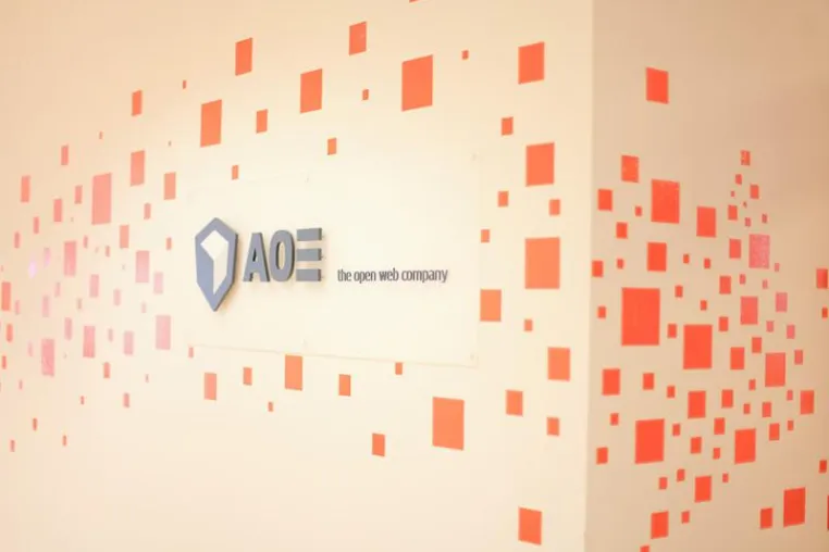 Grafische Lösungen für das neue Headquarter der AOE GmbH Bild: Grafische Lösungen für das neue Headquarter der AOE GmbH