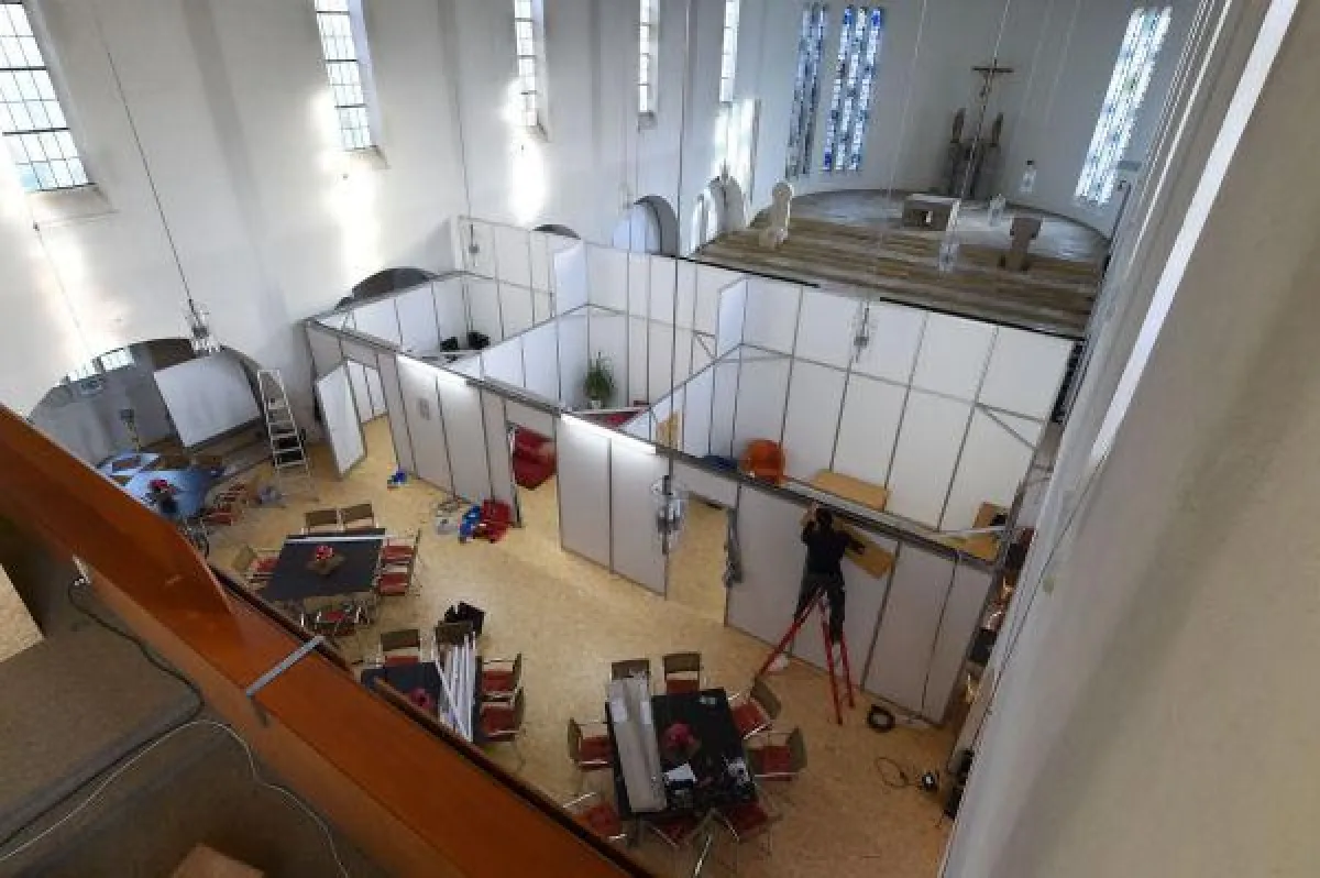 In der Kirche St. Maria wurde etwa ein Drittel des Kirchenraums für die Flüchtlinge abgetrennt.