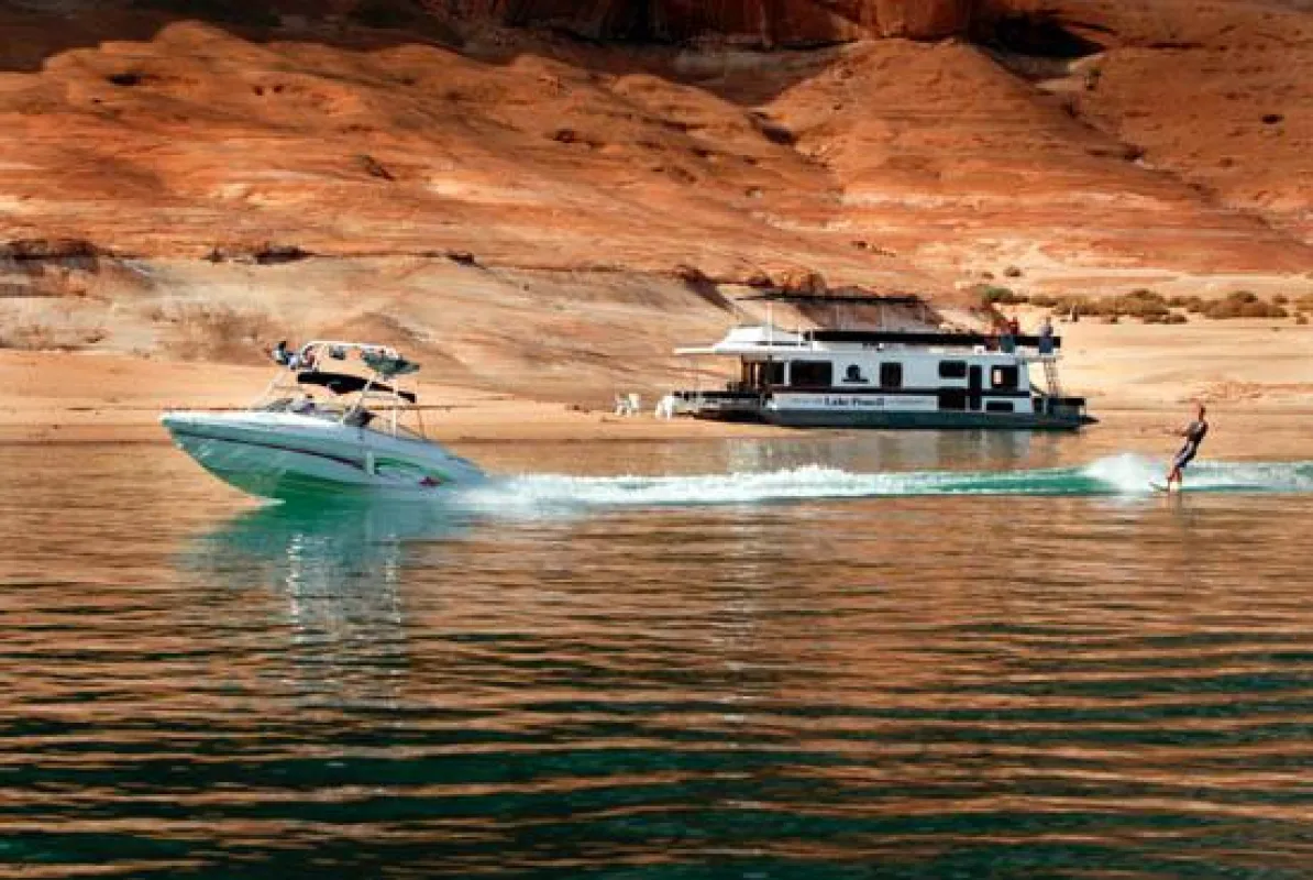 Wassersport auf dem Lake Powell (c) ARAMARK Parks and Destinations