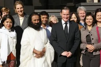 Bild: His Holiness Sri Sri Ravi Shankar residiert vom 08.-11.10.09 im Dresdner „Suitess“