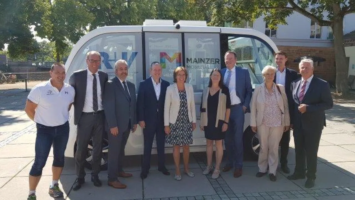 Malu Dreyer und Ulrike Höfken mit den Organisatoren (Foto: Mainzer Stadtwerke)