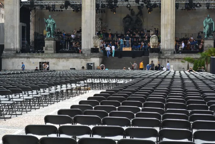 Bild: Konzertsaal unter freiem Himmel