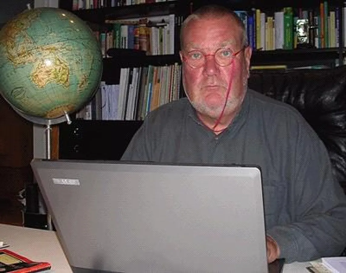 Prof. Dr. Dirk Althaus: ?Seien wir kreativ! Nutzen wir die restlichen Fossilien als Anlasserbatterie, um den Hauptmotor für den Blauen Planeten zu entwickeln und zu betreiben: die Sonne!?