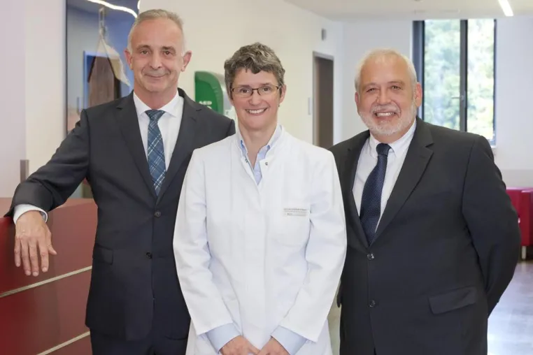 Bild: Prof. Dr. Kirsten Schmieder als Ärztliche Direktorin im Amt bestätigt