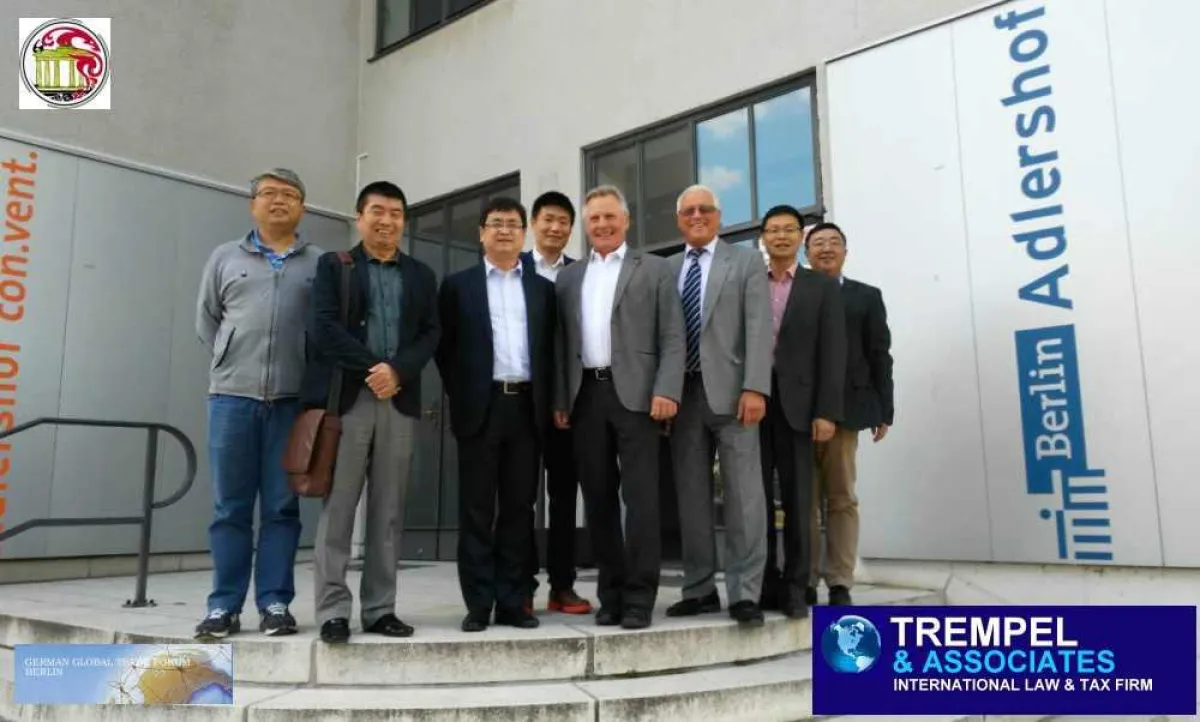 Wang, Präsident Li (3.v.l.) Neumann, Trempel, Ning, Yan