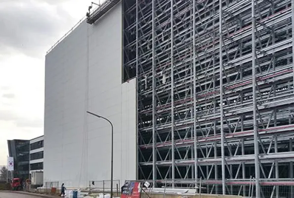 Bild: ZGM weihte vollautomatisches Hochregallager ein