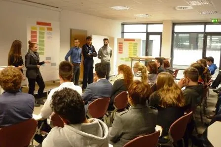 Bild: Azubiakademie startet mit neuem Programm – Azubis beweisen Kompetenz und Engagement im ersten Workshop
