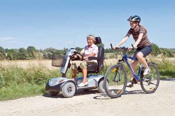 Bild: E-SCOOTER DEUTSCHLAND eröffnet die Elektromobil-Saison 2014