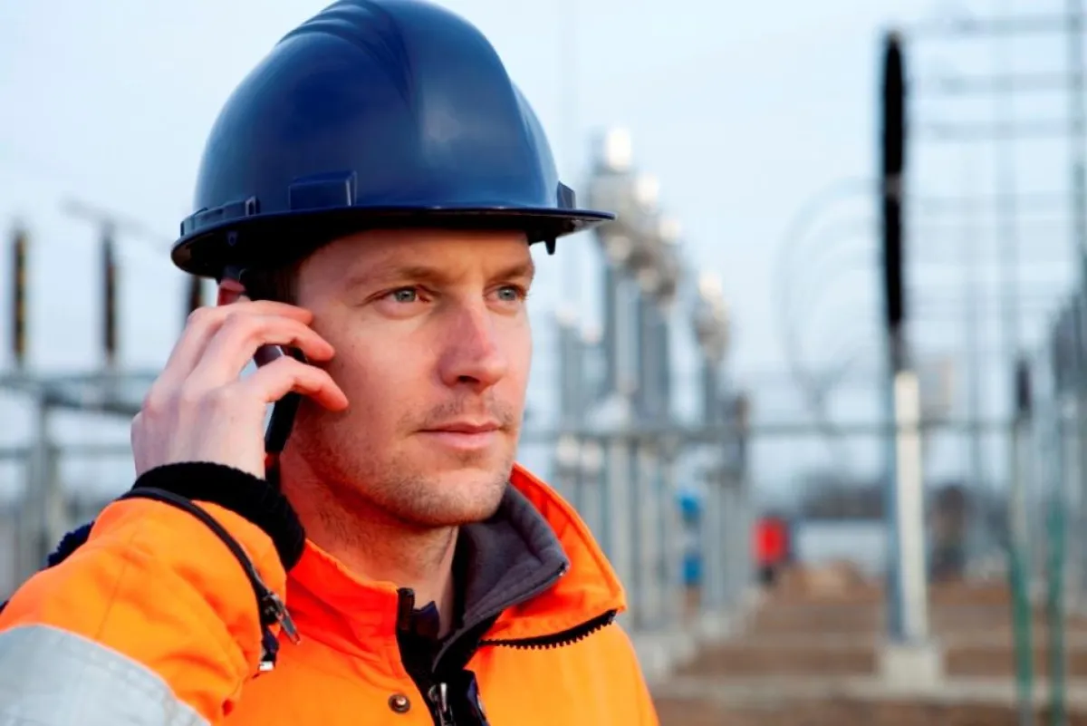 7P Mobile Maintenance Energy: Mittels mobilem Endgerät wird die Papierflut reduziert.