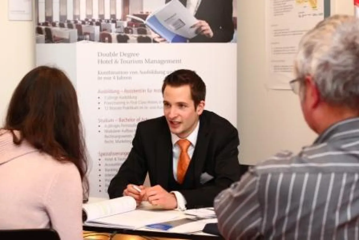 Karrieremöglichkeiten an der SRH Hotel-Akademie Dresden