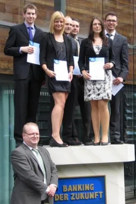 Bild: Studierende der Hochschule Weserbergland gewinnen WELT Finance Essay Award