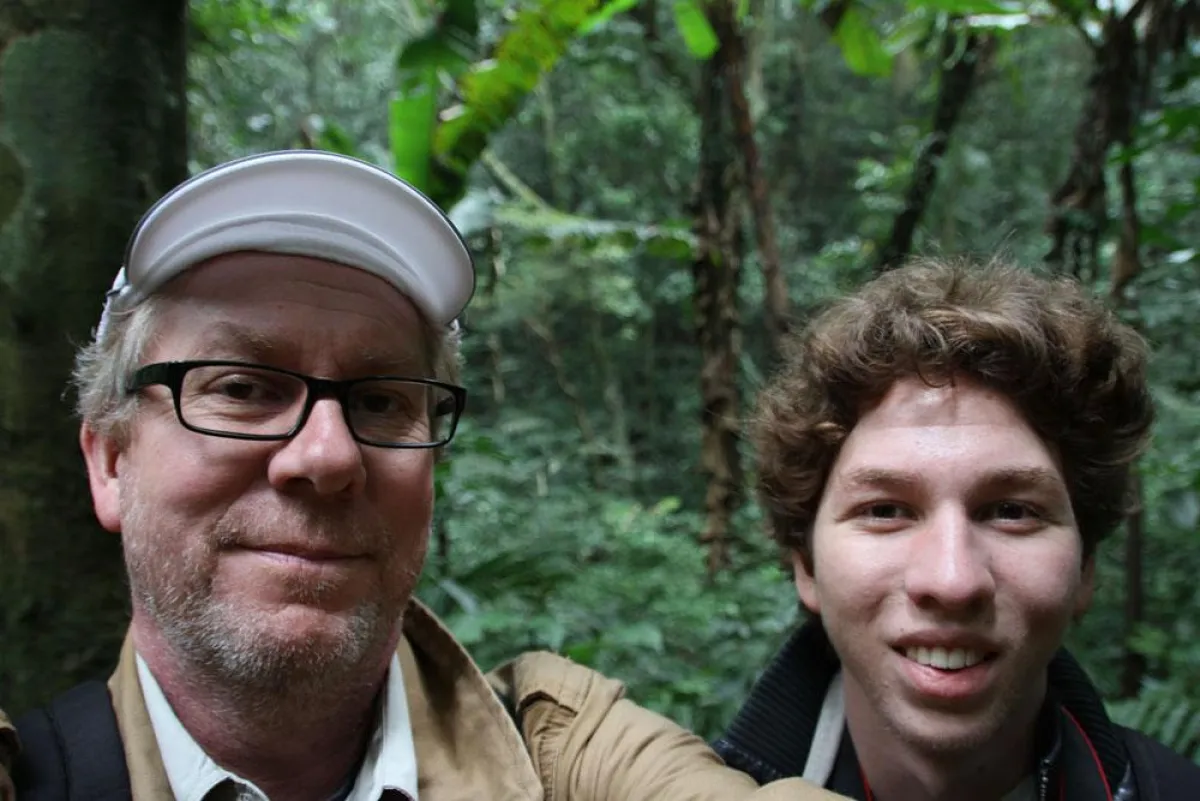 Peter Pakulat mit Sohn Bastian im Dschungel von Nordvietnam