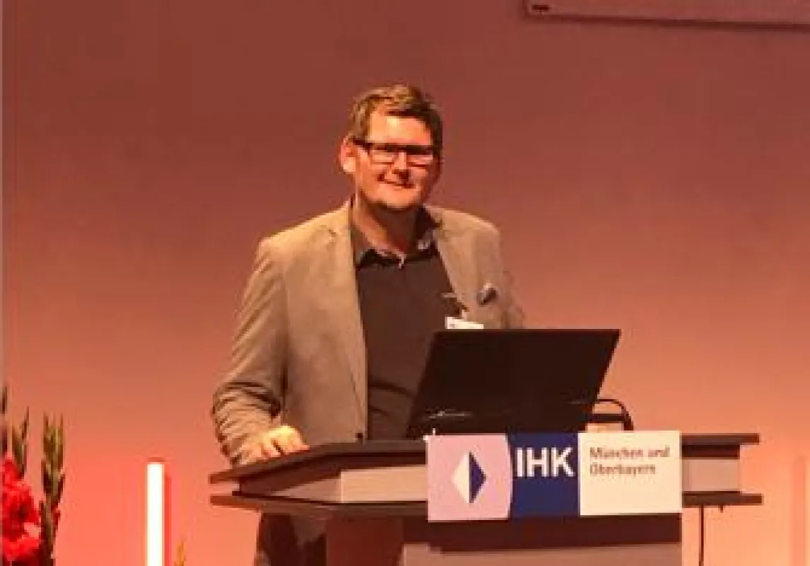 Adrian Janotta beim Live Hacking