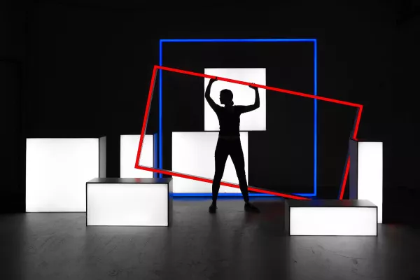 Bild: Mobiles, puristisches Design: Modulap präsentiert neue LED-Counter und Leuchtwände