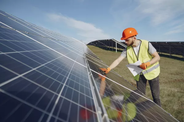 Bild: Erneuerbare Energien als Wachstumsfaktor: Rekordbeschäftigung trotzt Rezession