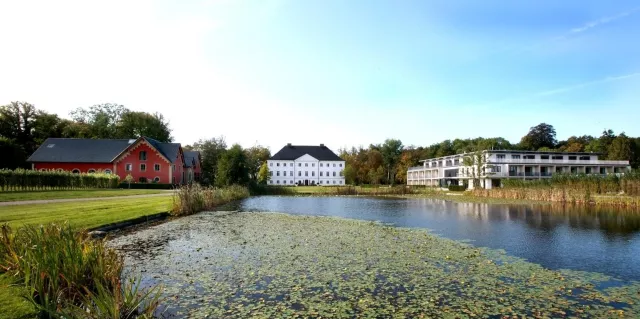 Bild: Vom 1.4. bis 5.4.2020 Gutscheine vom schlossgut gross schwansee im Wert von 100,- € kaufen und 50,- € bezahlen