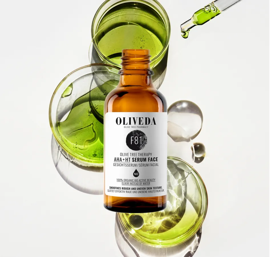 Das neue AHA + HT Serum Face von OLIVEDA (© Oliveda)