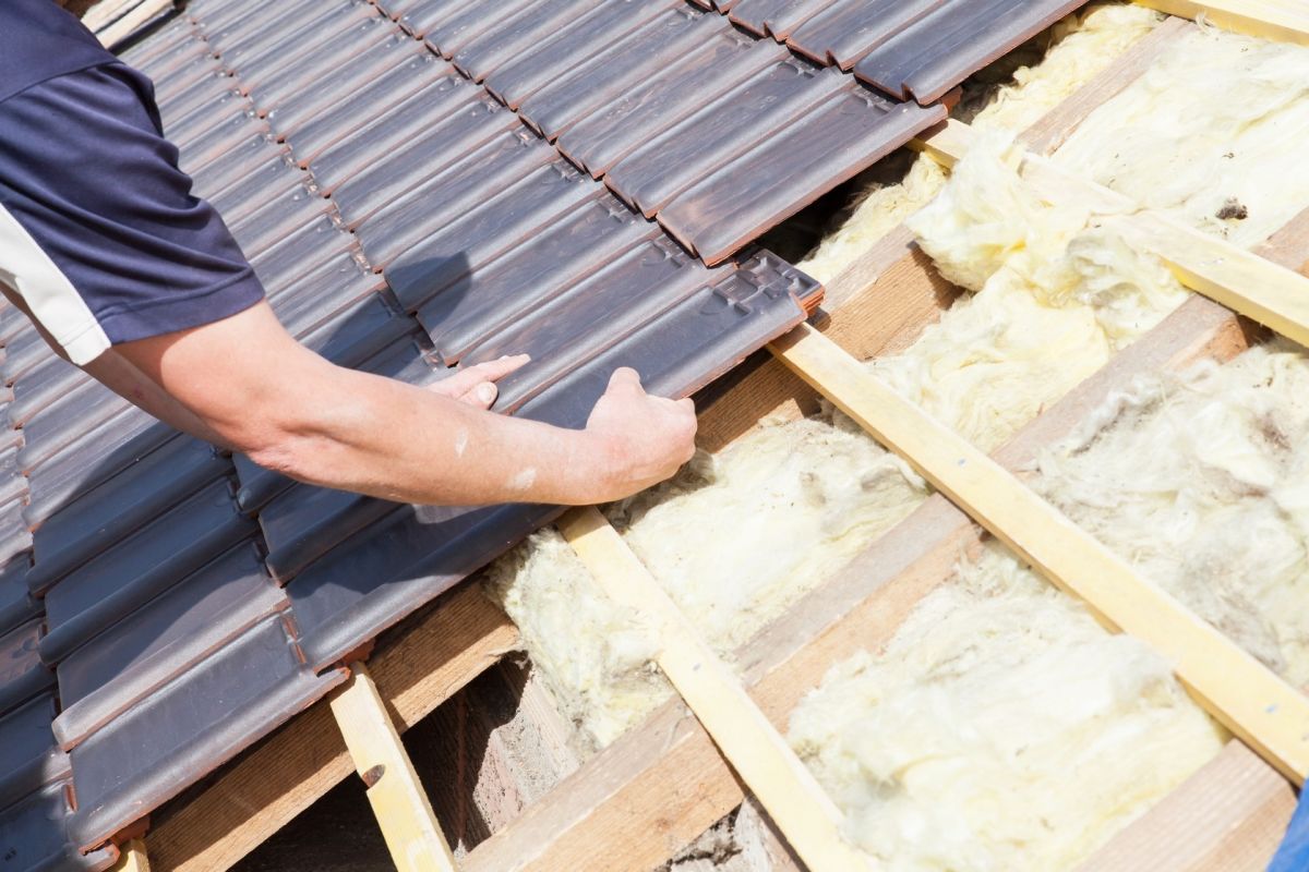 D&auml;mmung und Bel&uuml;ftung: Wie ein gut bel&uuml;ftetes Dach zur Energieeinsparung beitr&auml;gt. Lauenburger