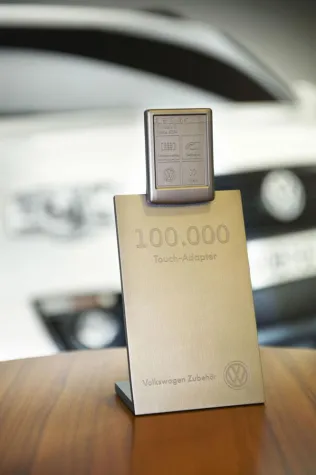 Bild: Die Firma BURY hat über 100.000 Touch-Adapter an Volkswagen verkauft