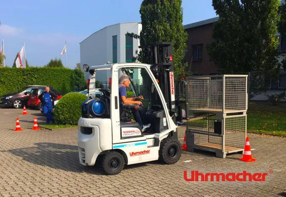 Bild: Fahrerschulungen bei Uhrmacher Industriefahrzeuge KG