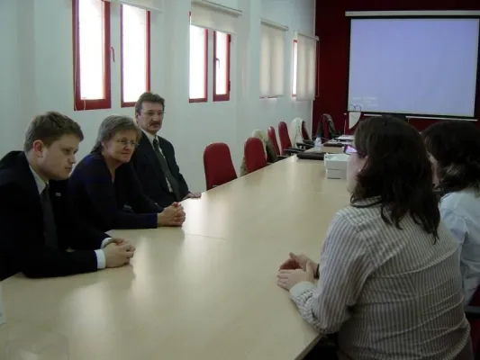 Hochschule Harz und HarzOptics GmbH fördern den internationalen Austausch Bild: Hochschule Harz und HarzOptics GmbH fördern den internationalen Austausch