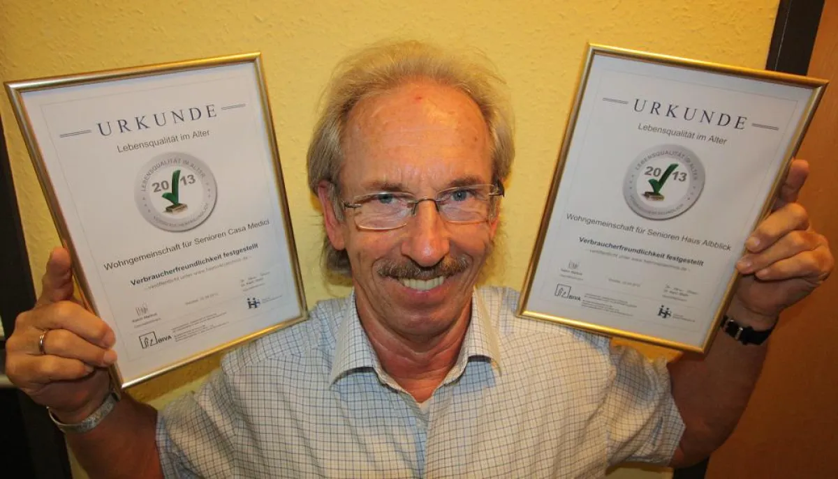 Klaus Ziegler freut sich über das Zertifikat