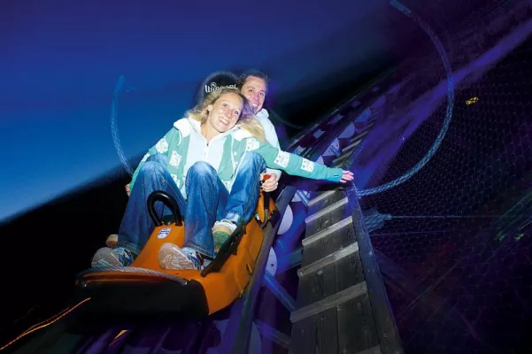 Spaß auch Nachts - Nachtrodeln auf Deutschlands längster Rodelbahn Bild: Spaß auch Nachts - Nachtrodeln auf Deutschlands längster Rodelbahn